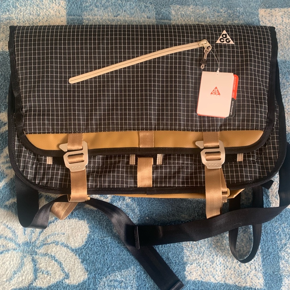 Nike ACG 2009 messenger bag